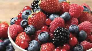Beeren mit Antioxidantien in einer Schüssel