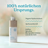 Eine Flasche Hyaluron-Augencreme von Nature Love neben einem Text, der Inhaltsstoffe wie vegane Hyaluronsäure, Aprikosenkernöl, Koffein, Spirulina und Bio-Sanddornblattextrakt hervorhebt.