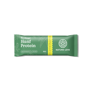 Ein 30g Nature Love Bio-Riegel "Hanf Protein", vegan, bio, ohne Zuckerzusatz, - ein perfekter Snack für unterwegs.