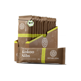 Ein Displaykarton von Nature Love Bio-Riegel mit mehreren einzeln verpackten veganen Snack-Riegeln in brauner Verpackung - alle ohne Zuckerzusatz.